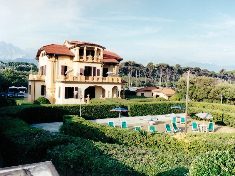Ostello Apuano Marina Di Carrara Exterior foto