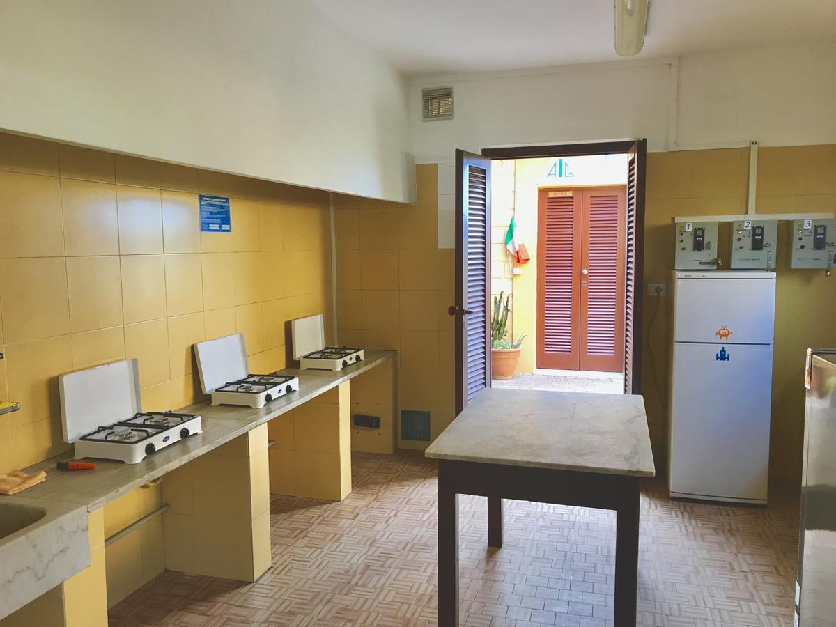 Ostello Apuano Marina Di Carrara Exterior foto